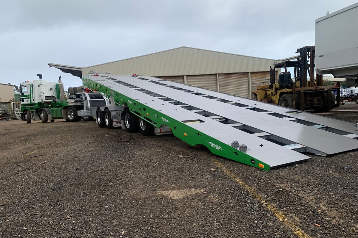 Quad Axle Mega Tilt with Gooseneck