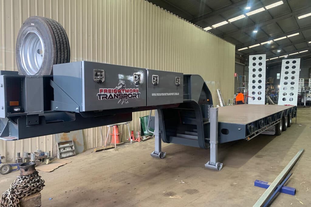 Quad Axle Low Loader Extendable with Pull-Out Outrigger