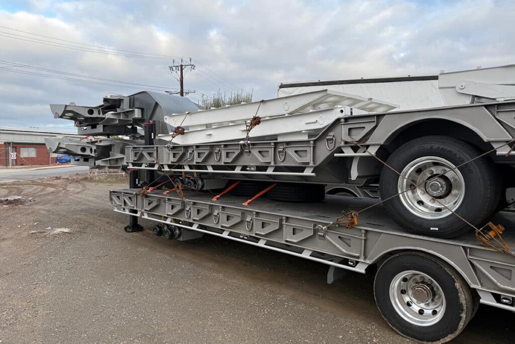 Quad Axle Low Loader Extendable with Pull-Out Outrigger