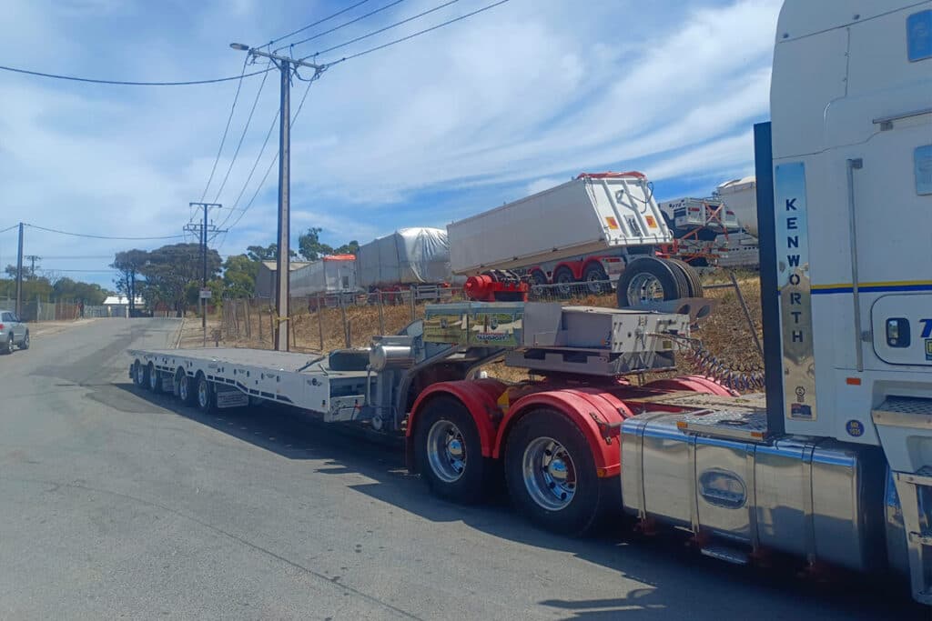 Quad Axle Mega Tilt with Gooseneck
