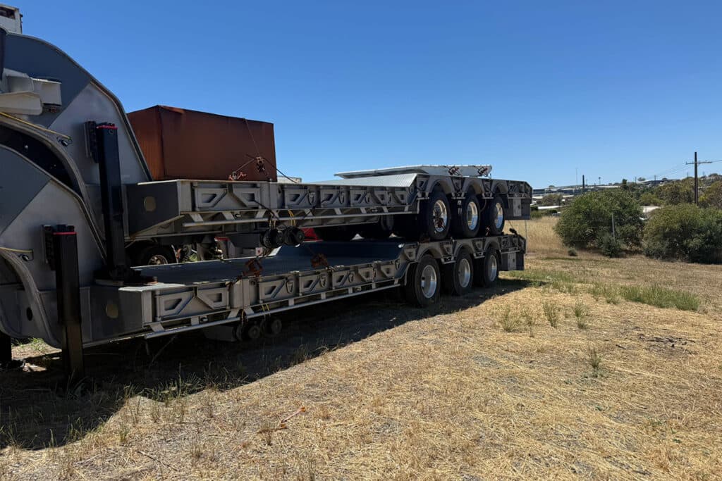 Quad Axle Low Loader Extendable with Pull-Out Outrigger