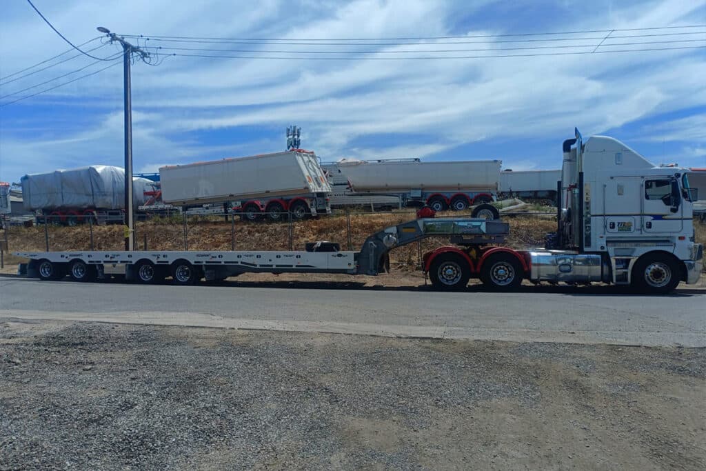 Quad Axle Mega Tilt with Gooseneck
