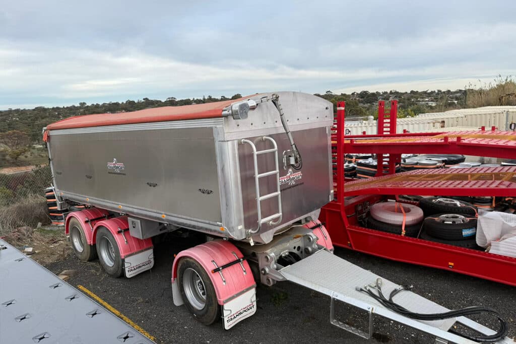 Tri Axle Super Dog Tipper
