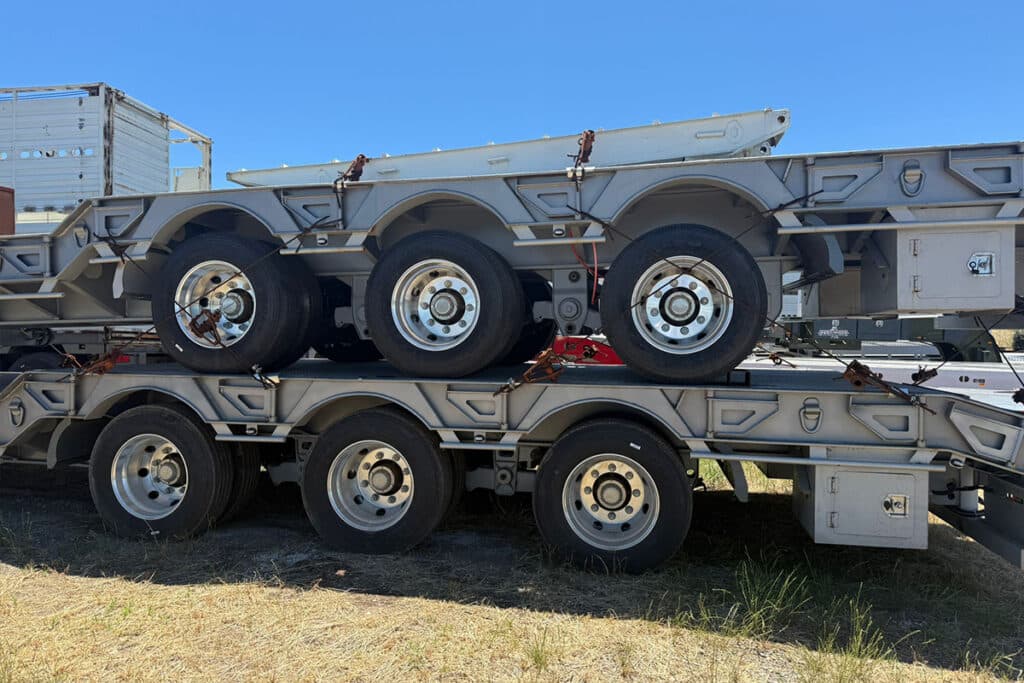 Quad Axle Low Loader Extendable with Pull-Out Outrigger