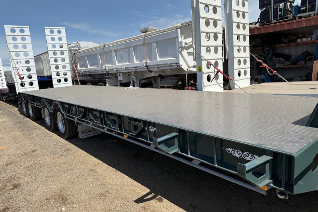 Quad Axle Low Loader with Pull-Out Outrigger